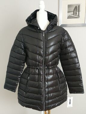 NEW DKNY Black Quilted Hooded Drawstring Puffer Coat. Lightweight SIZE L